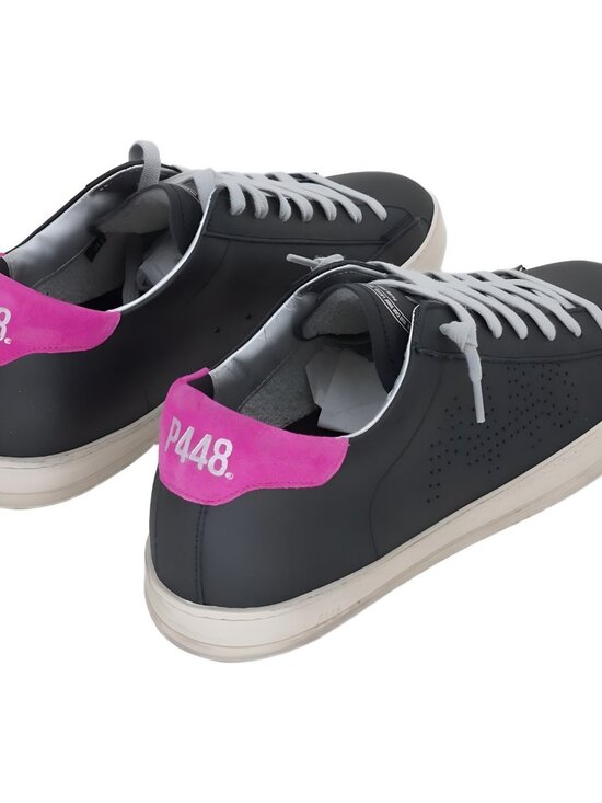 Athletic_Shoes